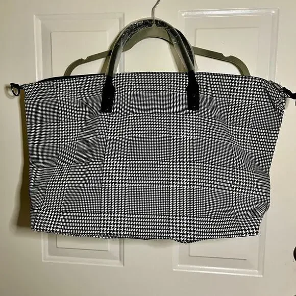 NWT Lulu Dharma Black White Plaid Frasier Weekender Bag - Picture 3 of 5